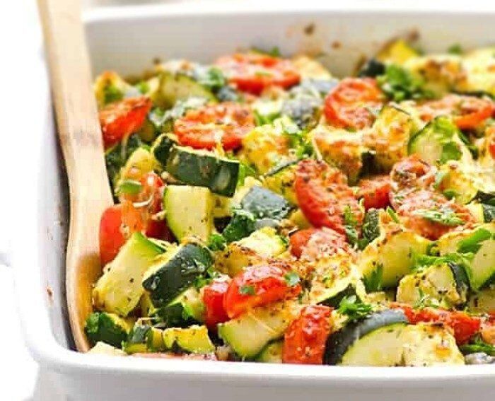 Запечённые овощи с чесноком: простое, но яркое блюдо
