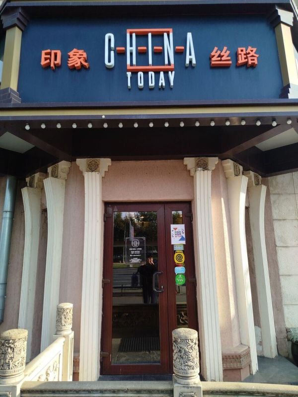 Игорь исследует уникальный китайский ресторан в Москве