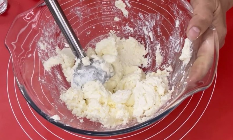 Уютный Snack: Как Приготовить Нежное Творожное Печенье и Сырники к Чаю