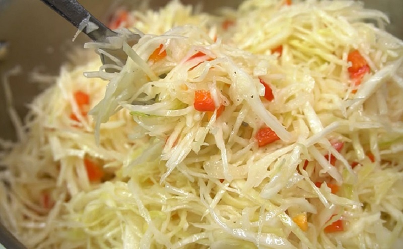 Квашеная капуста по-немецки: легкий и быстрый рецепт