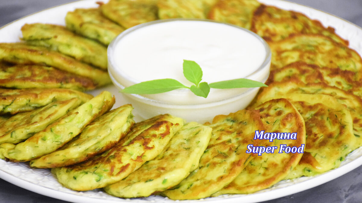 Быстрые и вкусные кабачковые оладьи: простой рецепт за 15 минут