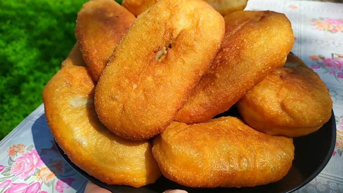 Хрустящие беляши с секретом: как приготовить идеальное тесто