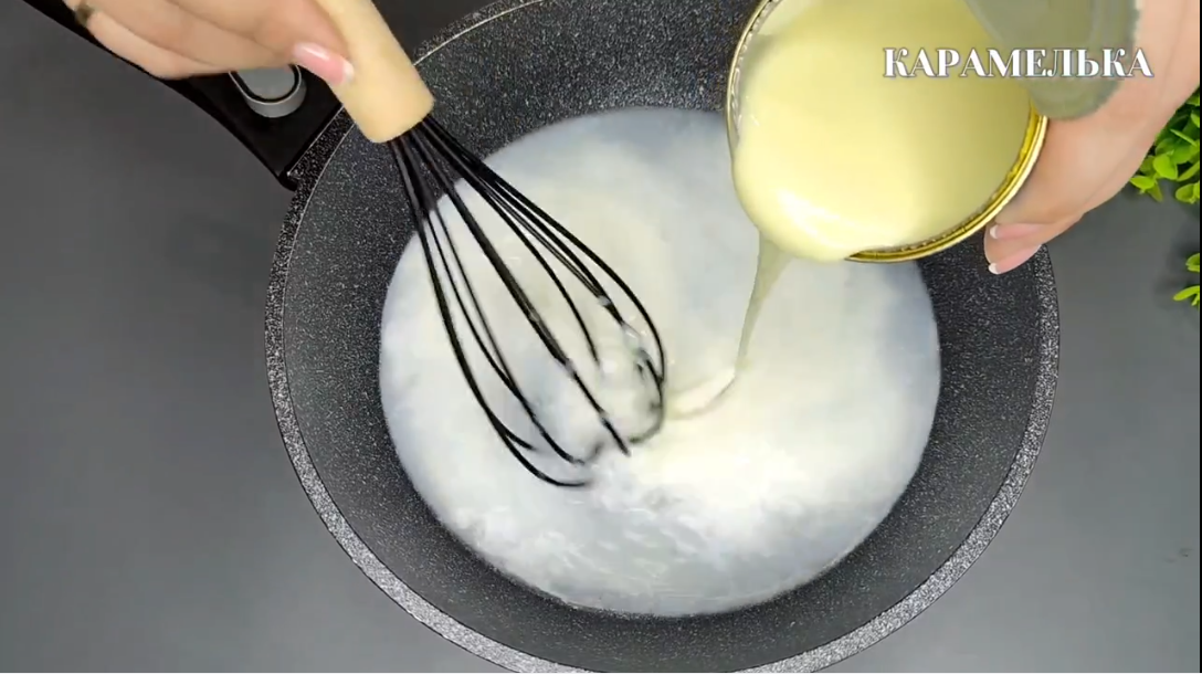 Легкий завтрак на завтрак: как всего за 13 минут побаловать семью оладьями со сгущёнкой