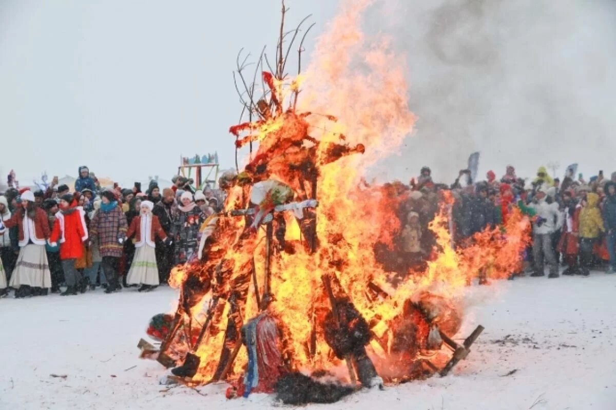 Забытая традиция: Насколько опасно сжигать чучела на Масленицу?