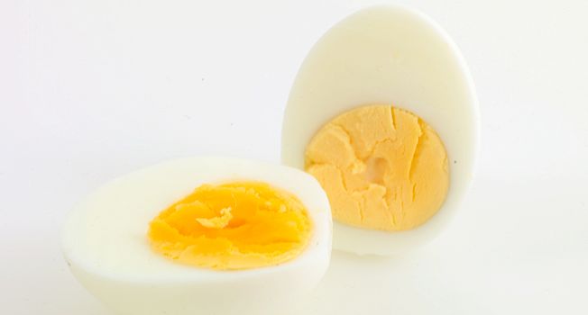 Как цвет желтка влияет на восприятие яиц: мифы и реальность