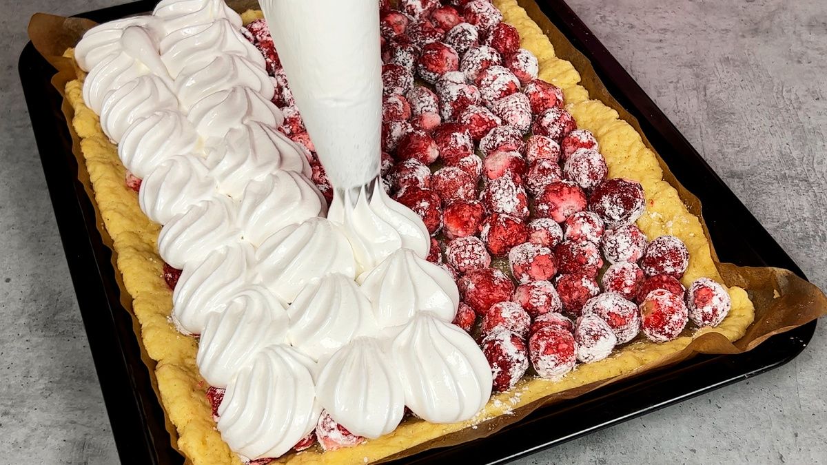 Идеальный пирог с клубникой: секреты приготовления