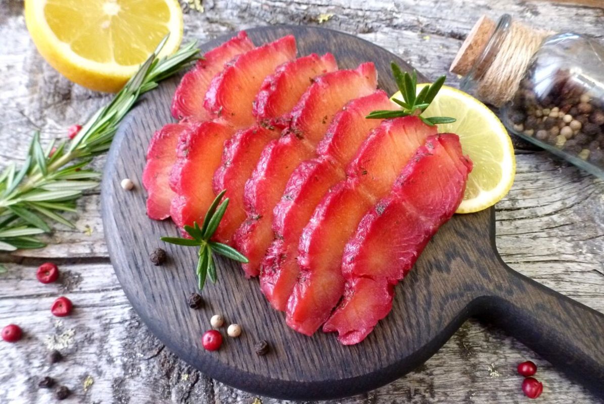 Солёный лосось по-скандинавски: как приготовить нежный гравлакс