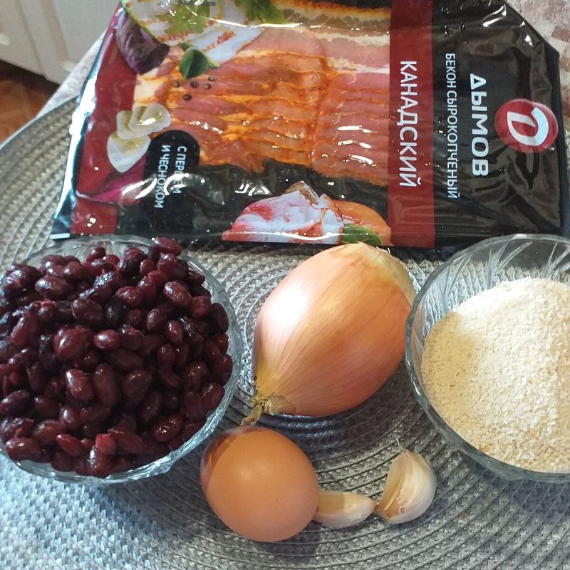 Вкусные котлеты из фасоли и бекона: легкий рецепт для перекуса