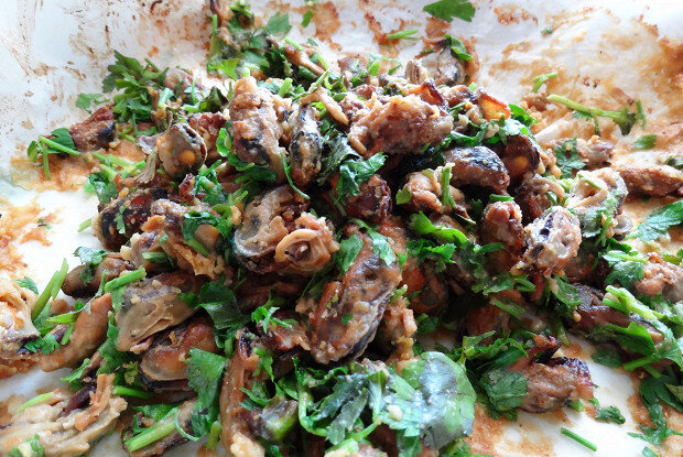 Мидии под чесночным соусом