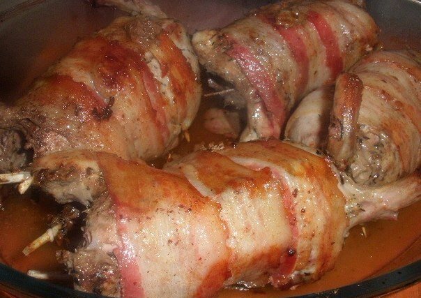 Секреты приготовления перепелов в беконе: как приятно удивить на ужине