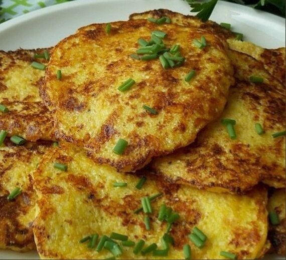 Вкусные капустные оладьи с сыром: простое и быстрое блюдо