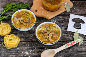 Неповторимый вкус грибной юшки с домашней лапшой