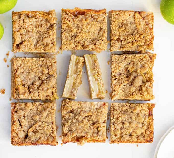 Секреты идеальных яблочных пирожных с хрустящей корочкой