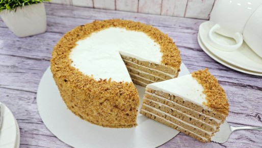 Ленивый медовик на сковороде: быстрый и вкусный рецепт без духовки