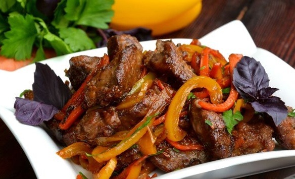 Ароматная куриная печень с овощами: раскрываем секреты китайской кухни