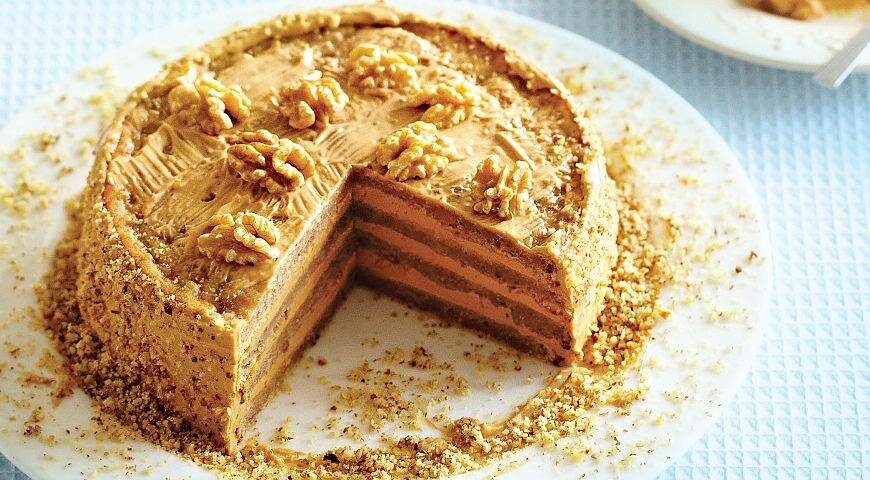 Как испечь медовик с вареной сгущенкой: простой и вкусный рецепт