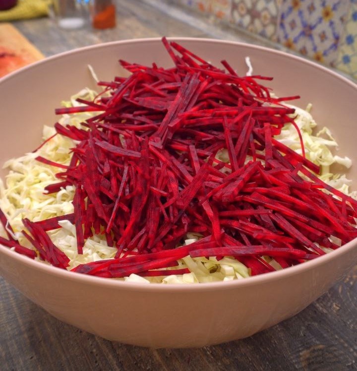 Борщ в новой интерпретации: свежий взгляд на привычные ингредиенты