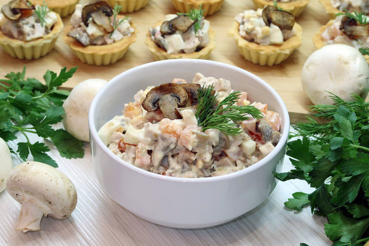 Грибное лукошко: легкий и вкусный салат для любого случая