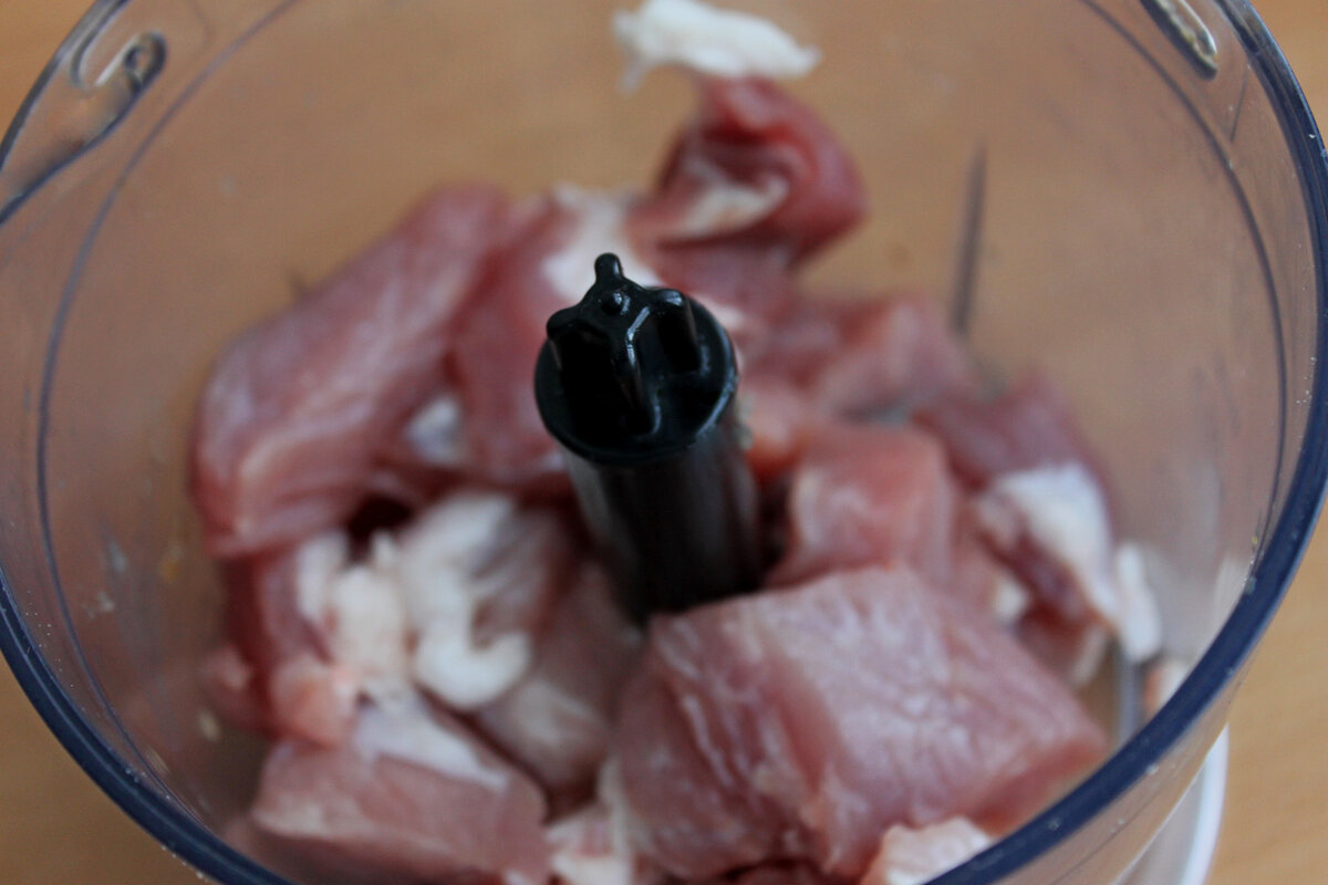 Неповторимый шницель из фарша с секретом: как украсить пасхальный стол за полчаса