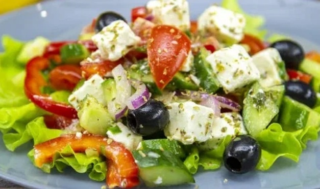 Греческий салат - вкус деревенской простоты