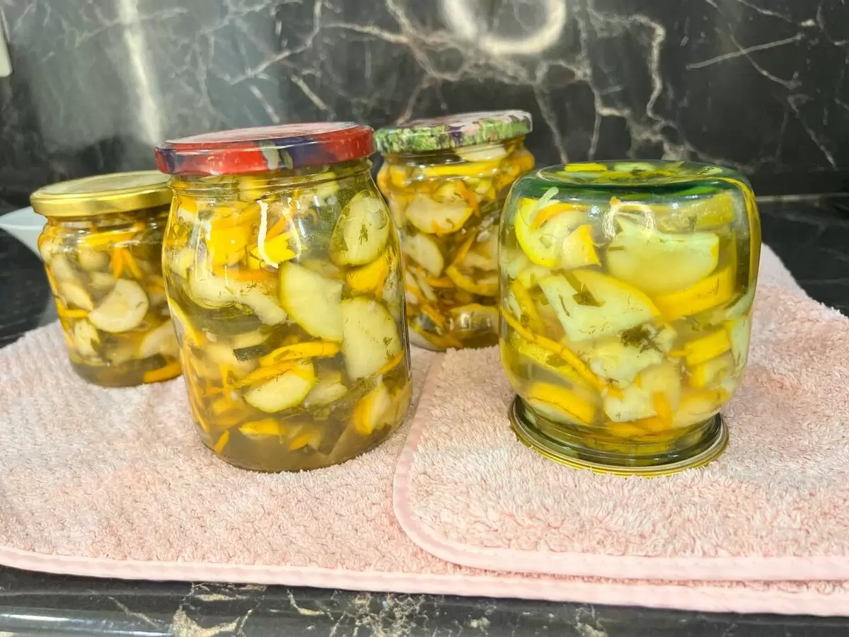 Как сохранить летний вкус – простой рецепт кабачков на зиму
