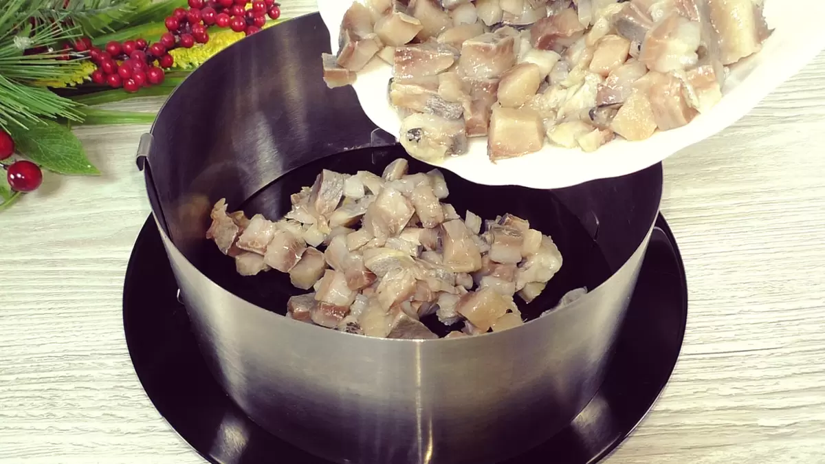 Новый взгляд на традиционный салат: как изменить слои и получить неожиданный вкус