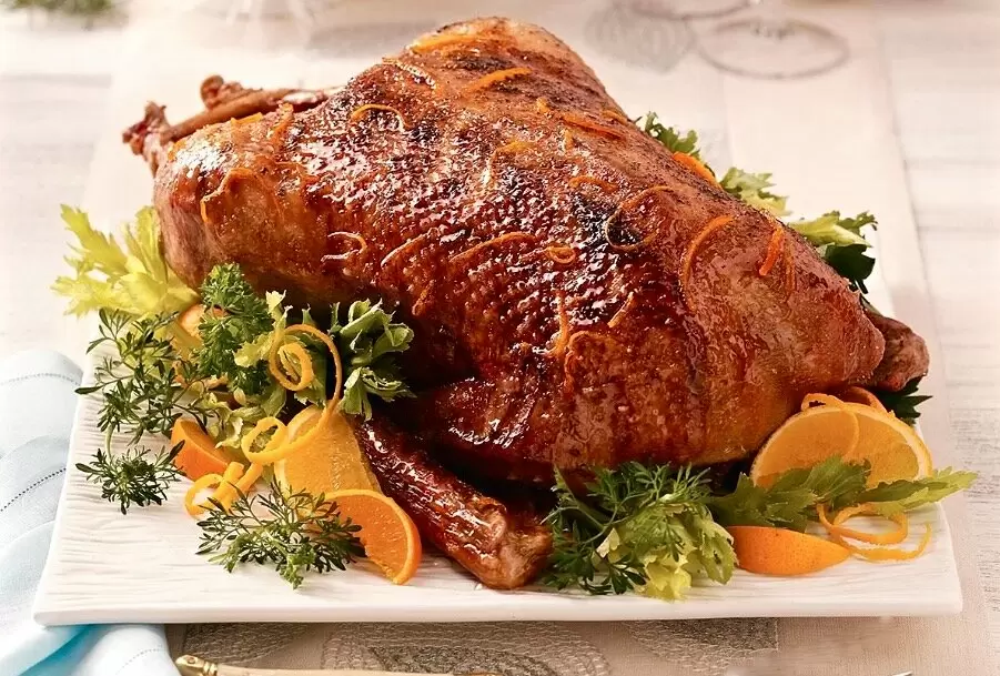 Традиционные птицы на праздничном столе: гусь, утка или индейка?