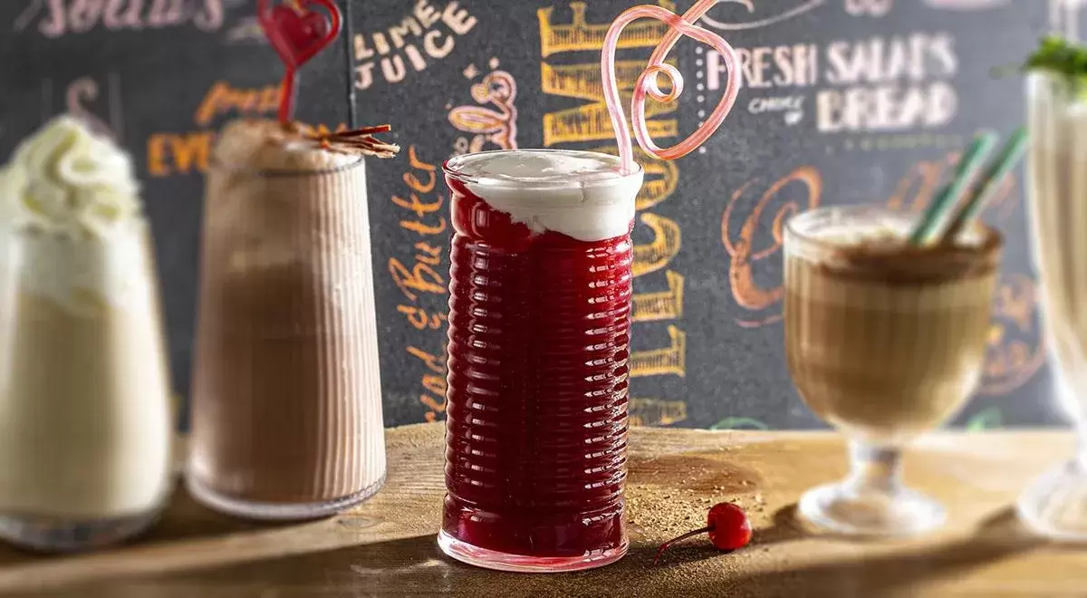 Ягодный кисель с ванильным мороженым: идеальное сочетание