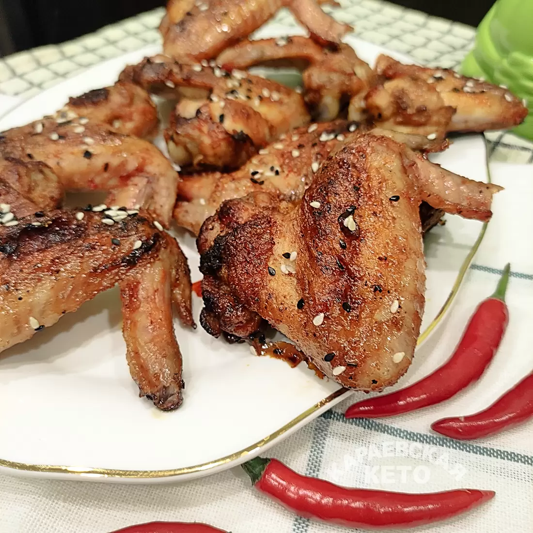 Куриные крылья в соусе чили: хрустящая корочка и незабываемый вкус