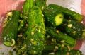 Наслаждайтесь хрустящими малосольными огурцами с чесноком и укропом