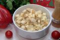 Салат с кукурузой и сыром косичка