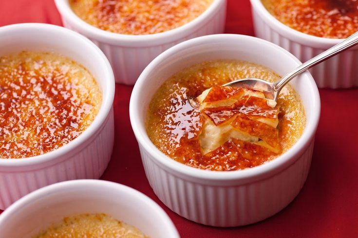 Крем-брюле: Утонченная лакомство с королевскими корнями