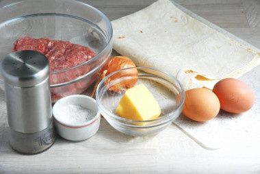 Лаваш с мясным фаршем и сыром: готовим быстро и вкусно